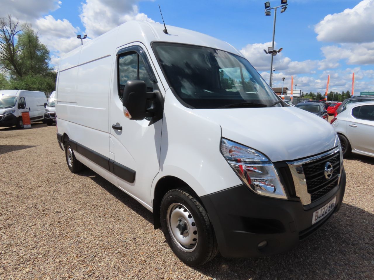 2022 Nissan Interstar